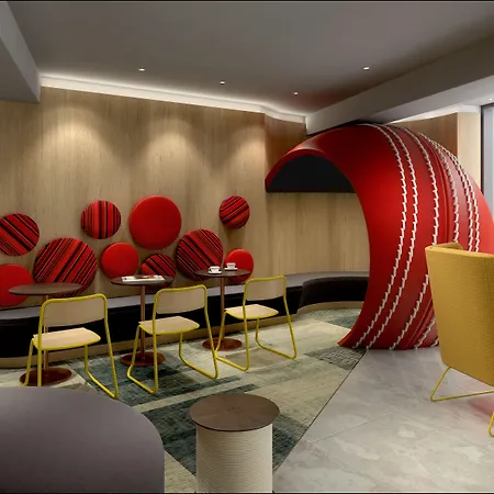 Ibis Styles Centre Arena מלון 3*