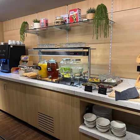 Ibis Styles Centre Arena Лидс