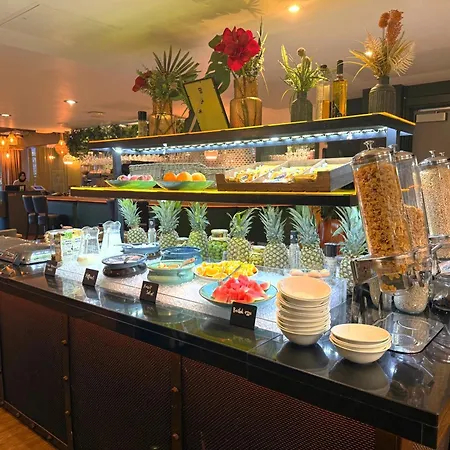 Ibis Styles Centre Arena מלון