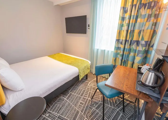 Ibis Styles Centre Arena Hotel 3*
